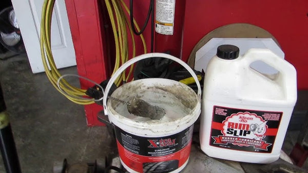 #14-701 Xtra Seal Tire Compound Euro-Paste White 11 lbs