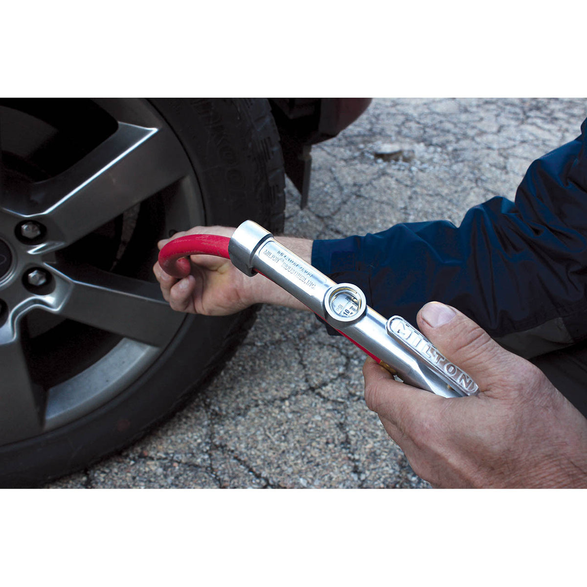 #S506 Original Dual Head Chuck Tire Inflator Gauge - 15" Hose